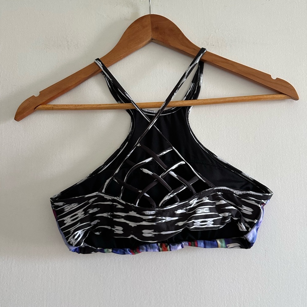 PilyQ Barcelona High Neck Groovy Strappy Bikini Top size Medium EUC - Picture 6 of 9